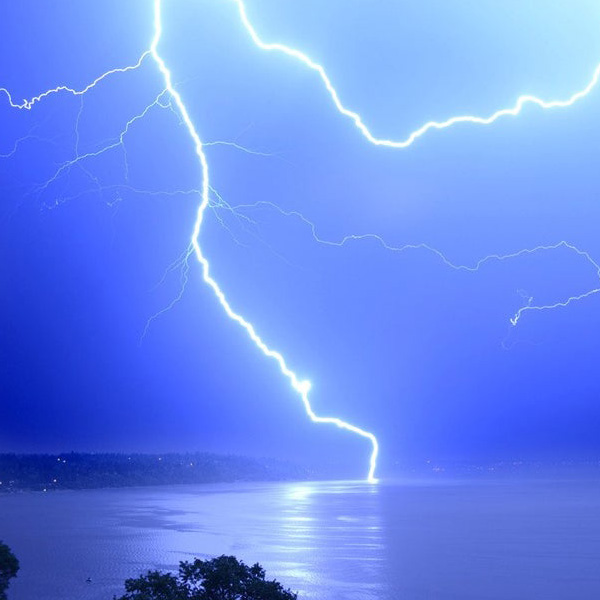 Bainbridge Island Get Help Emergency Lightning strike